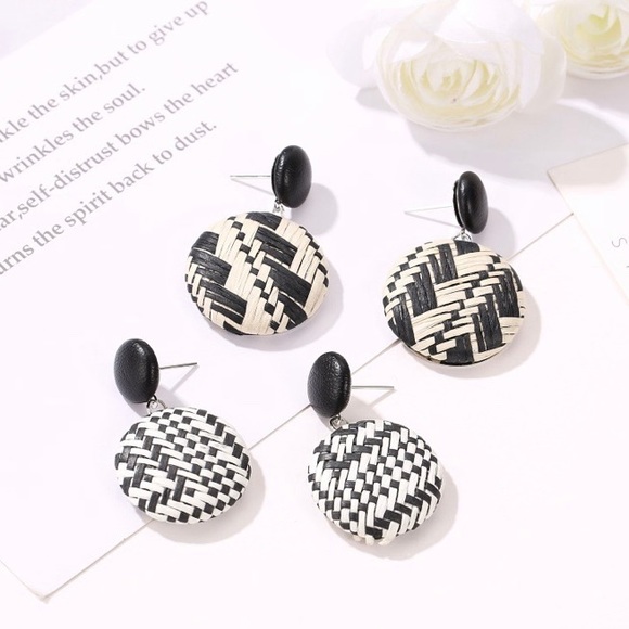 Woven Button Earrings - Picture 4 of 10